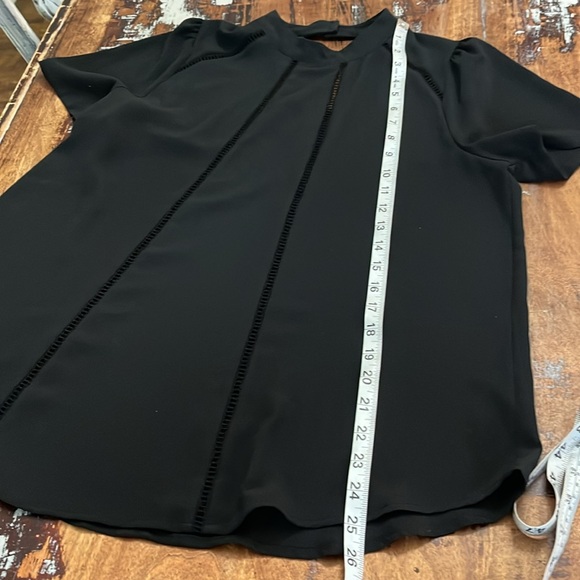 EUC Sienna Sky Black Perforated Work Blouse Short Sleeve Womens Medium - Picture 7 of 9